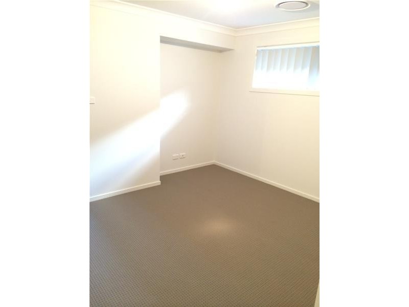 5 SYDNEY SMITH Drive, Penrith NSW 2750