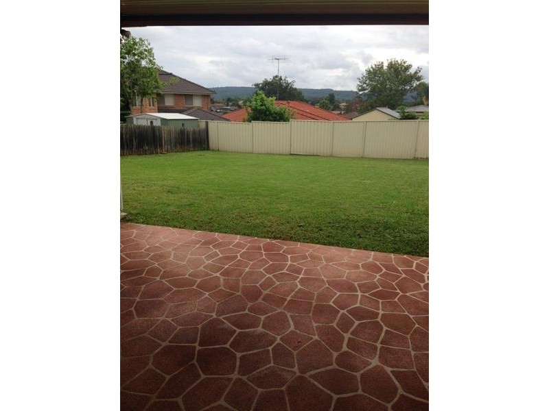 9 Brady Place, Glenmore Park NSW 2745