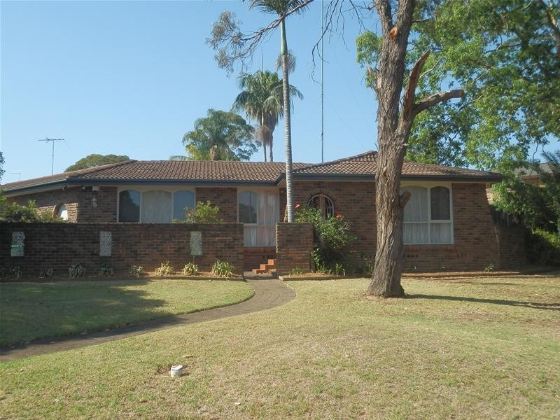 2 Brockamin Drive, South Penrith NSW 2750