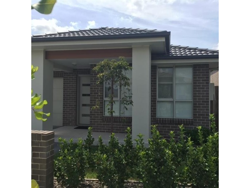 16 HASSALL Way, Glenmore Park NSW 2745