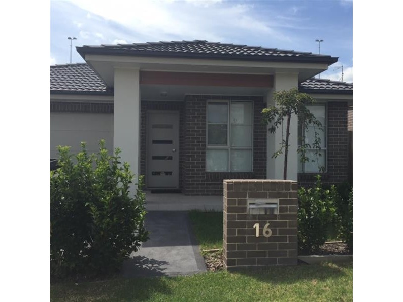 16 HASSALL Way, Glenmore Park NSW 2745