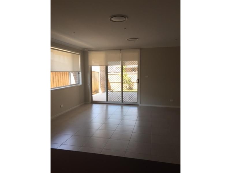 16 HASSALL Way, Glenmore Park NSW 2745
