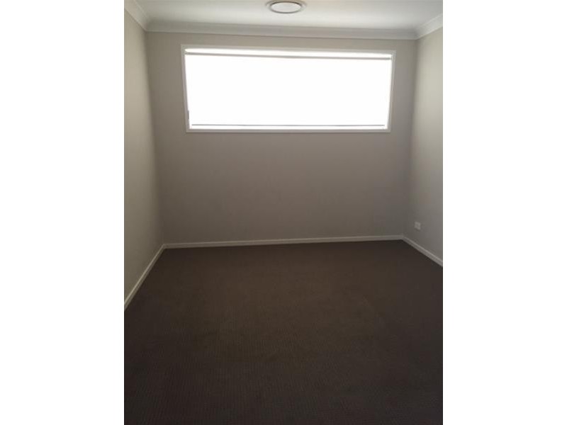 16 HASSALL Way, Glenmore Park NSW 2745