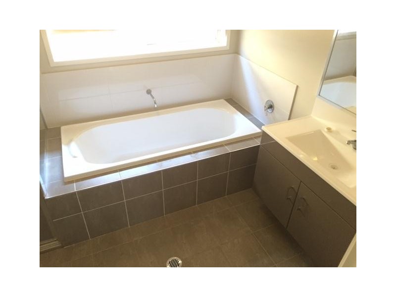 16 HASSALL Way, Glenmore Park NSW 2745