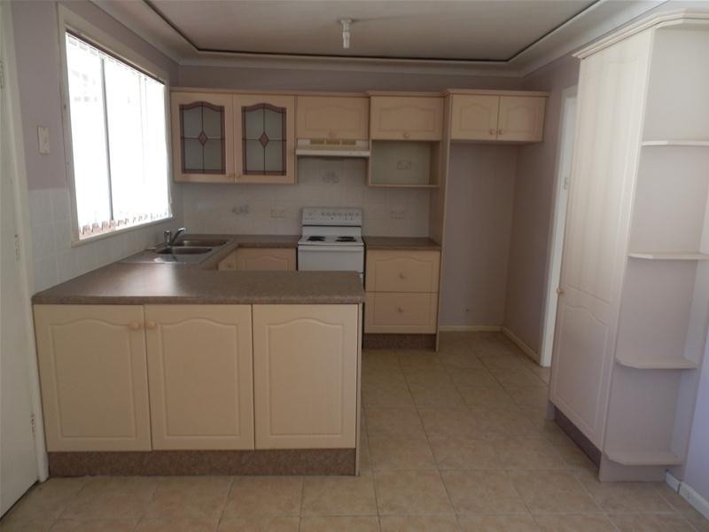 4 ELIZABETH Crescent, Kingswood NSW 2340