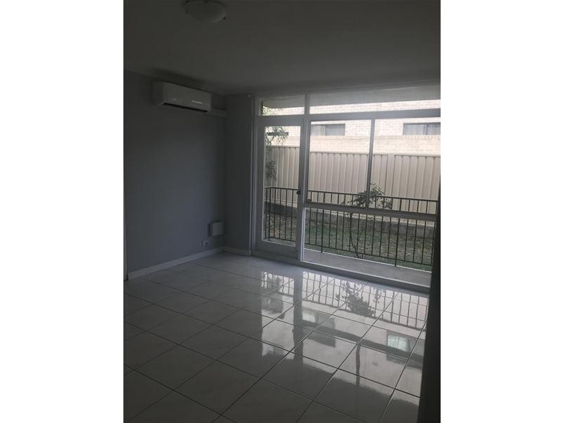 2/209 DERBY Street, Penrith NSW 2750