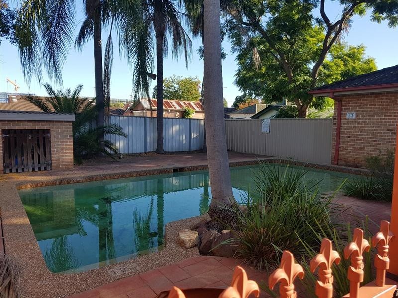 2/4-6 DERBY Street, Penrith NSW 2750