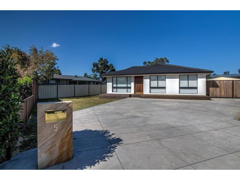 5 Campfire Court, Werrington Downs NSW 2747