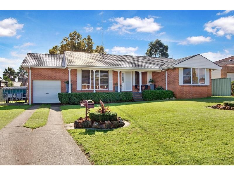 24 LINDSAY Crescent, South Penrith NSW 2750