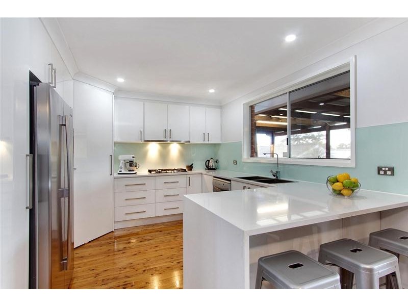 24 LINDSAY Crescent, South Penrith NSW 2750