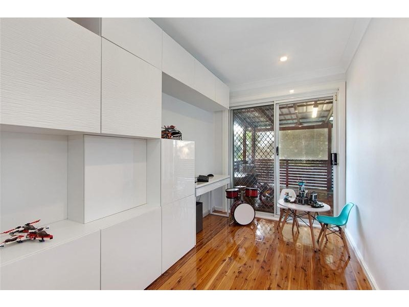 24 LINDSAY Crescent, South Penrith NSW 2750