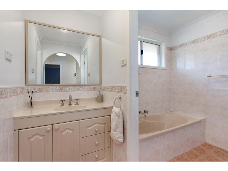 24 LINDSAY Crescent, South Penrith NSW 2750