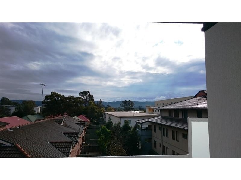 9/11 Regentville Road, Penrith NSW 2750