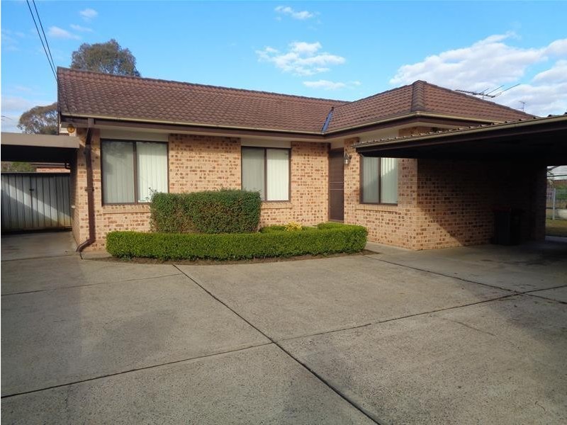 2/14 HEAVEY Street, Werrington NSW 2747