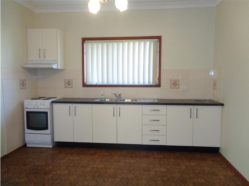 2/14 HEAVEY Street, Werrington NSW 2747