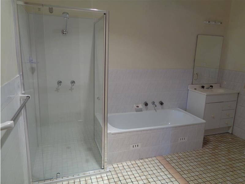 2/14 HEAVEY Street, Werrington NSW 2747