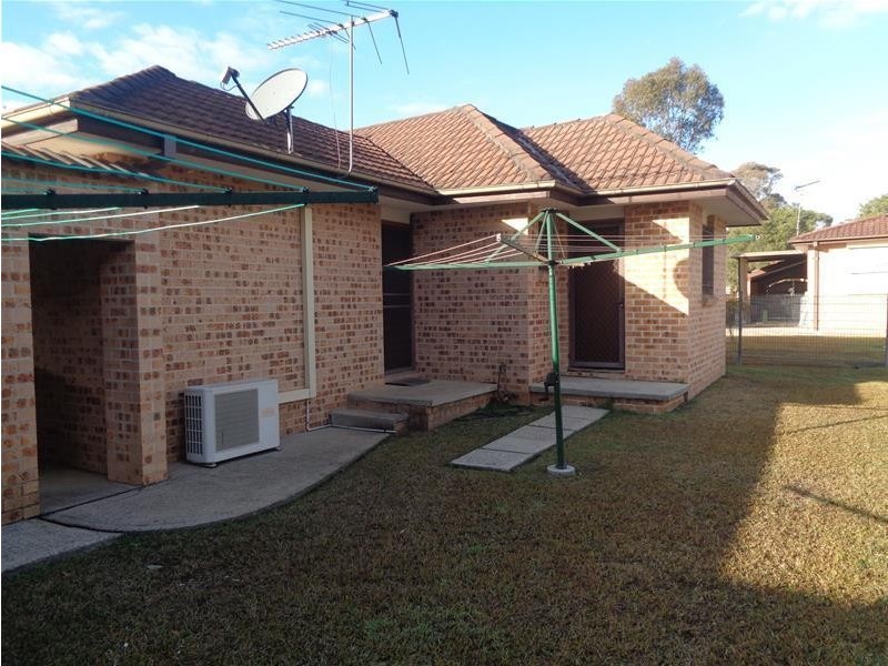 2/14 HEAVEY Street, Werrington NSW 2747