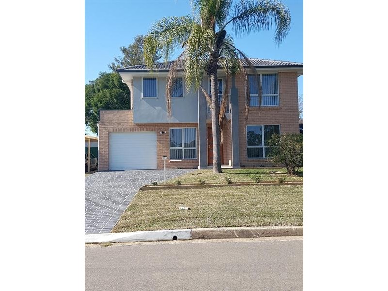 52  Greenway  Drive, South Penrith NSW 2750