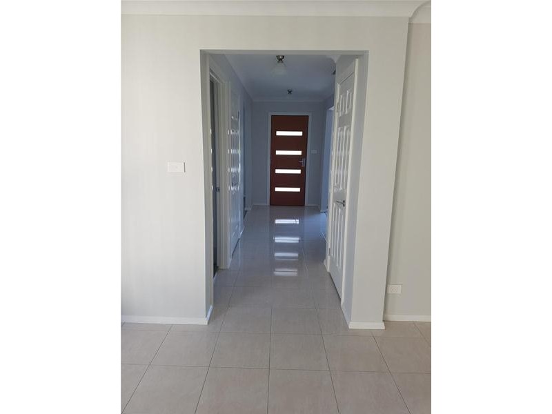 52  Greenway  Drive, South Penrith NSW 2750