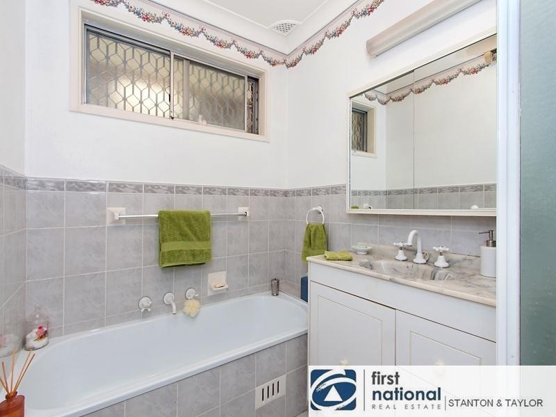 10 Treetops Avenue, South Penrith NSW 2750