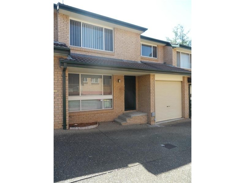 2/4 Thurston Street, Penrith NSW 2750