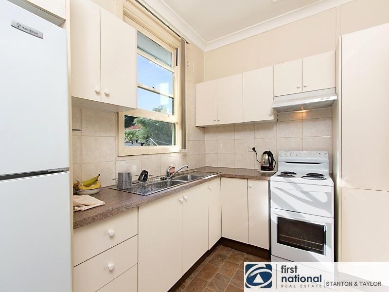 8 Flint Avenue, Penrith NSW 2750