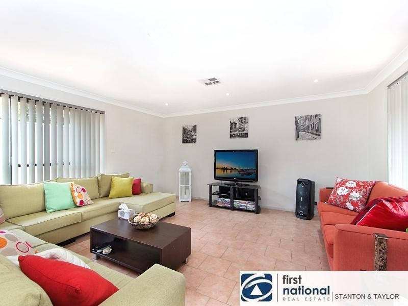 17 Titania Place, Cranebrook NSW 2749