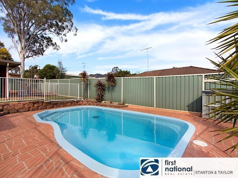 17 Titania Place, Cranebrook NSW 2749