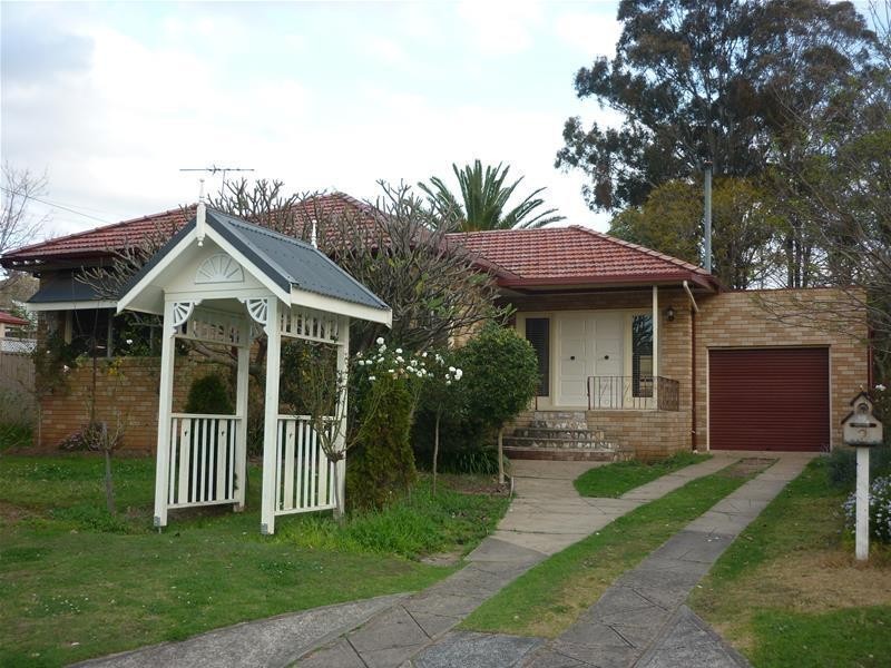 2 CRONIN Street, Penrith NSW 2750