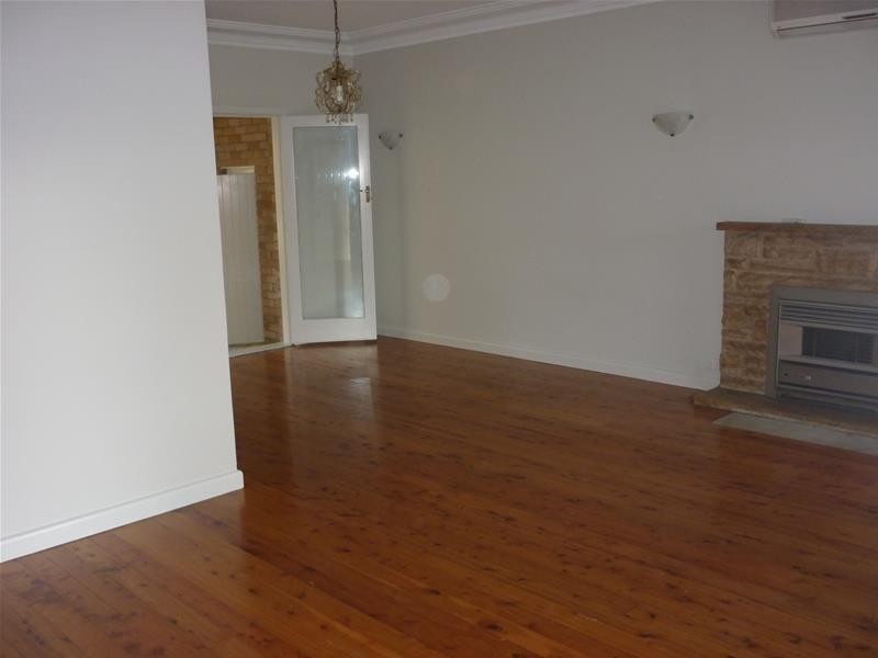 2 CRONIN Street, Penrith NSW 2750