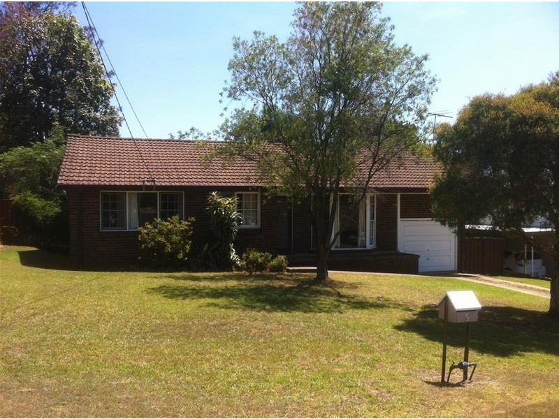 5 LOWERY Close, Emu Plains NSW 2750