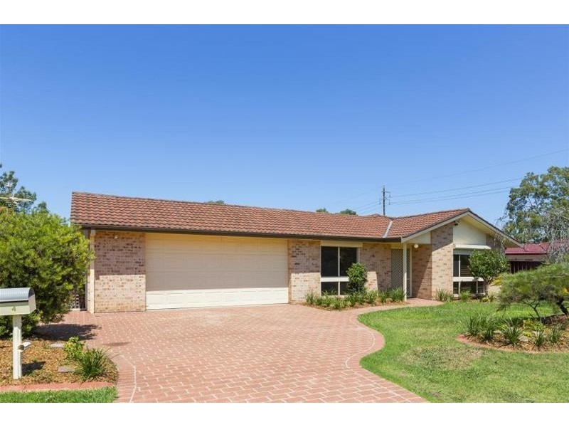 4 BRITTEN Close, Cranebrook NSW 2749