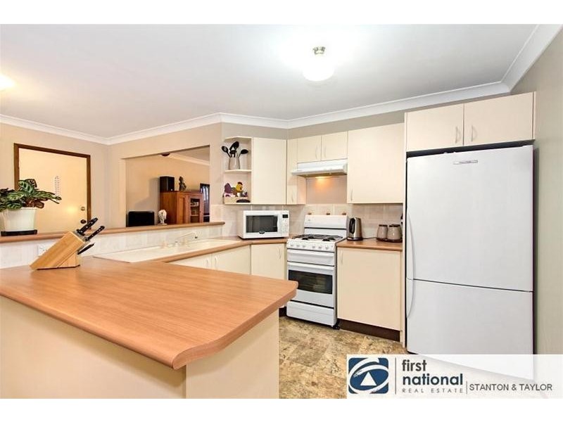 8 Pritchard Place, Glenmore Park NSW 2745