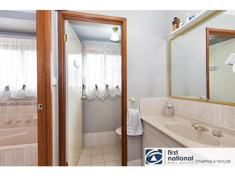 8 Pritchard Place, Glenmore Park NSW 2745