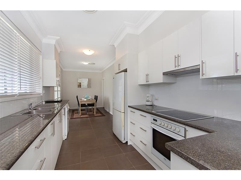 45 SANDRINGHAM Avenue, Cambridge Park NSW 2747