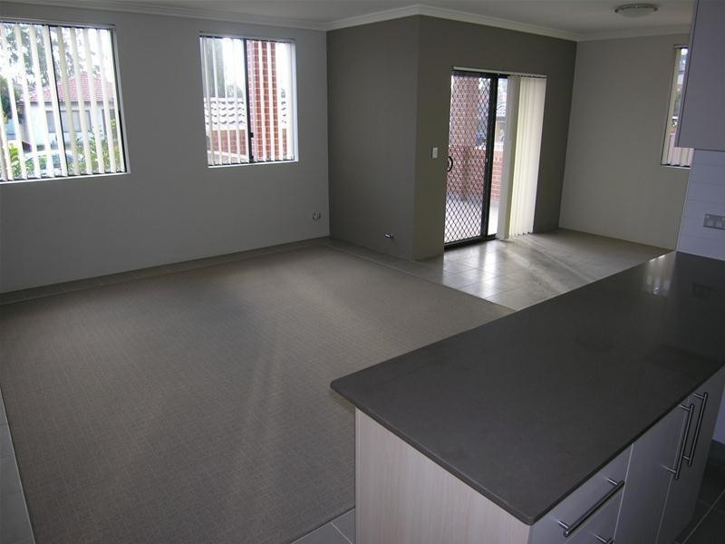 2/14-16 Regentville Road, Penrith NSW 2750