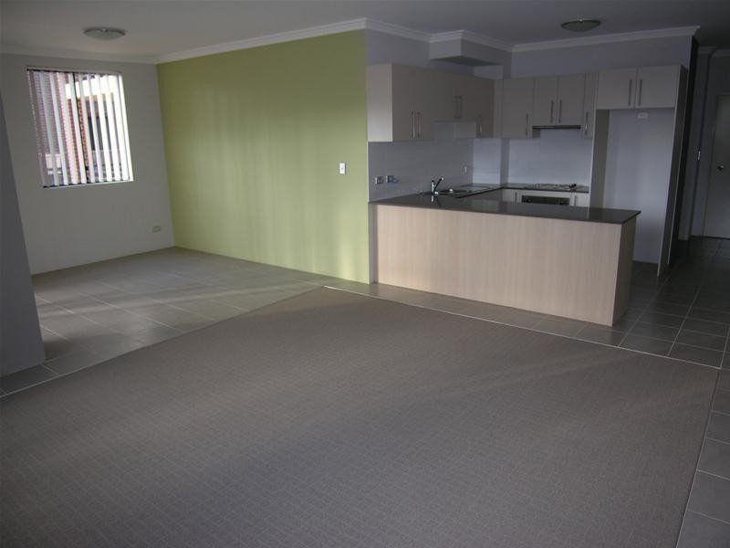 2/14-16 Regentville Road, Penrith NSW 2750