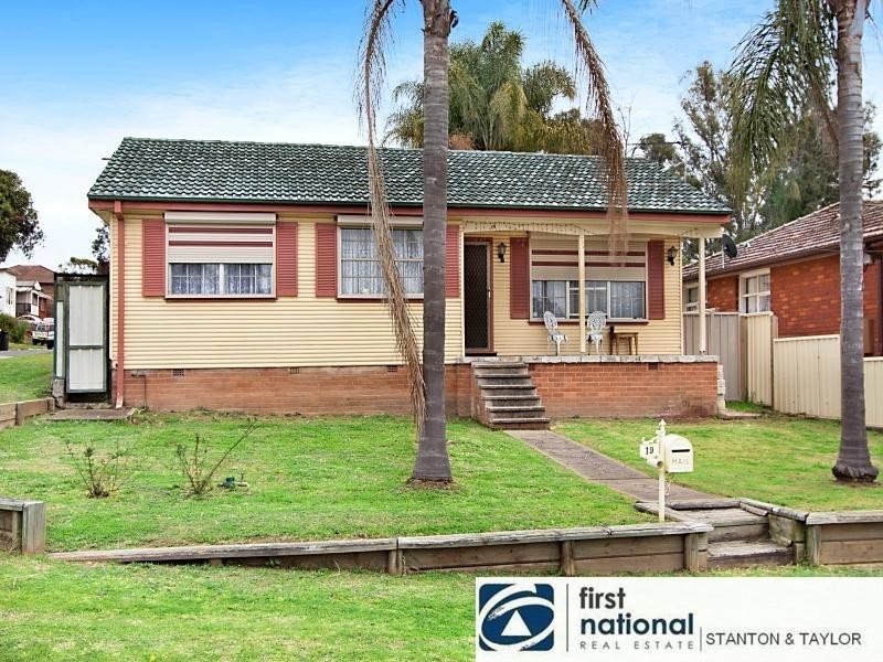 19 Sandringham Avenue, Cambridge Park NSW 2747