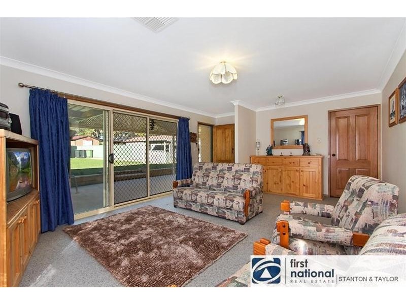 10 Woodgate Crescent, Cranebrook NSW 2749