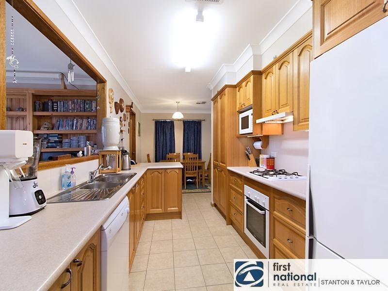 10 Woodgate Crescent, Cranebrook NSW 2749