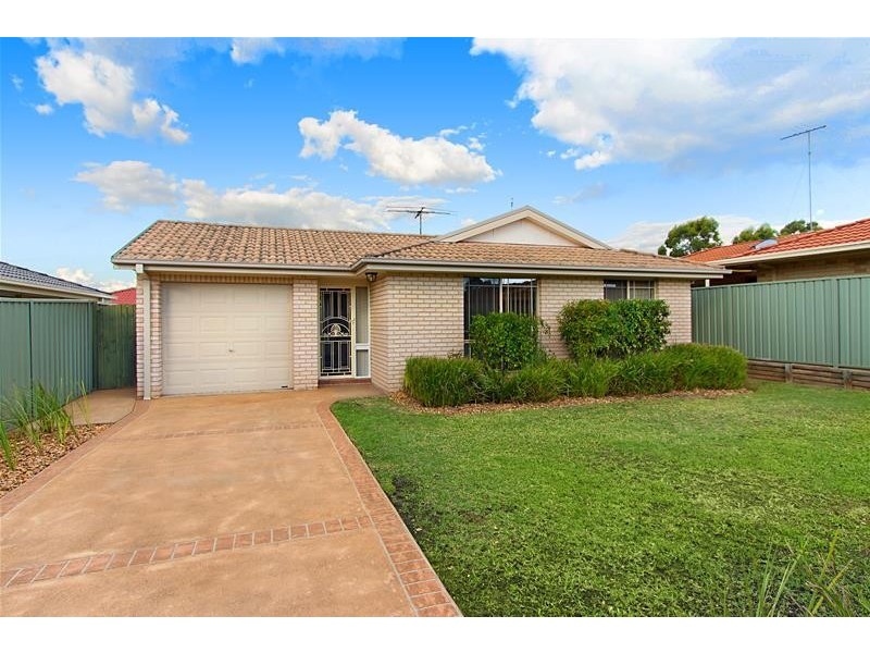 6 Wolara Crescent, Glenmore Park NSW 2745