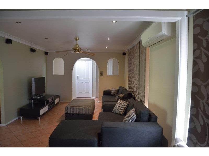 10 BRIERY Place, Cranebrook NSW 2749