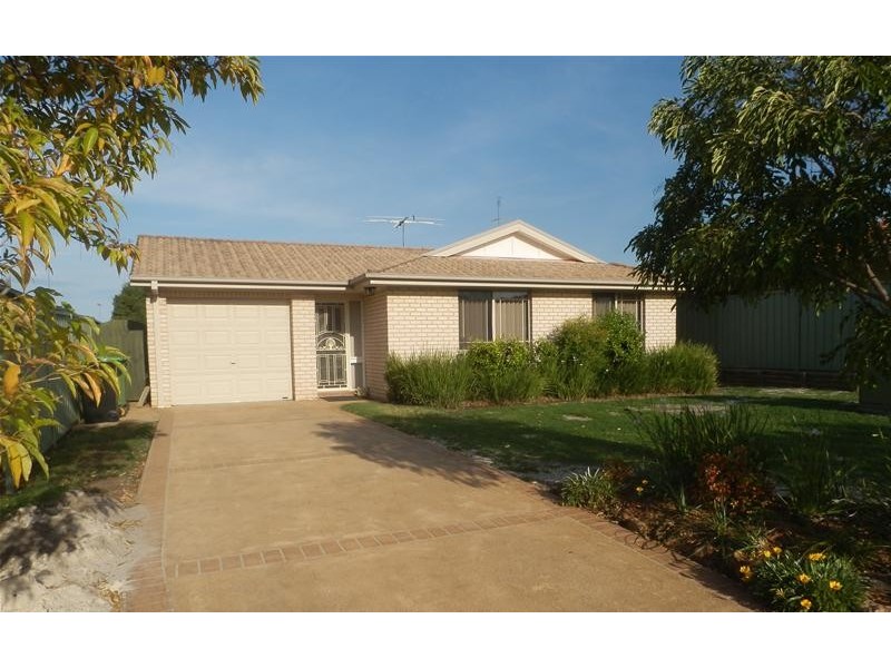 6 Wolara Way, Glenmore Park NSW 2745