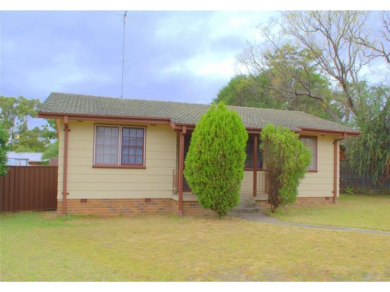 33 KILBRIDE Avenue, Dharruk NSW 2770