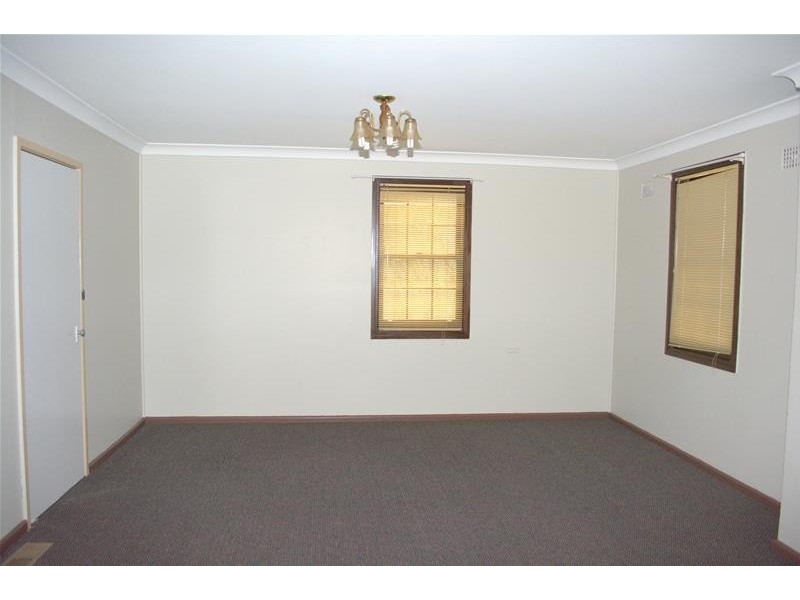 33 KILBRIDE Avenue, Dharruk NSW 2770