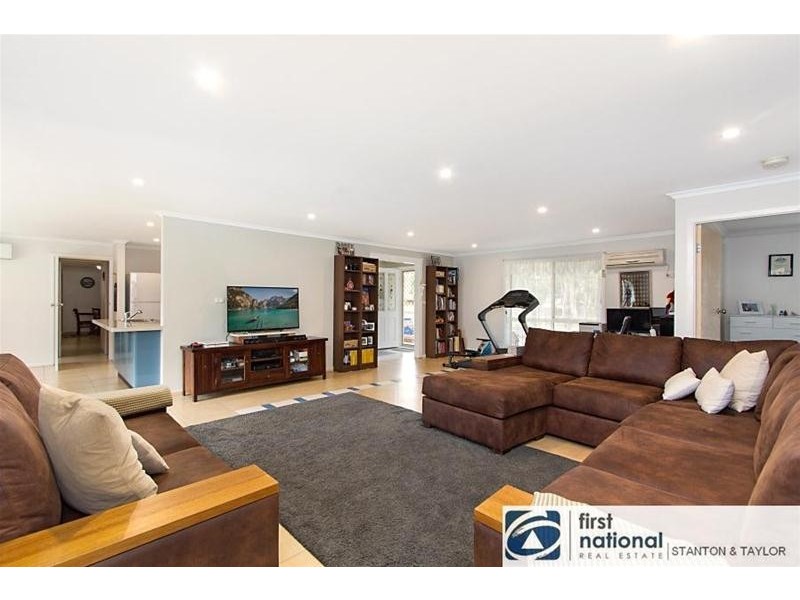 9 Hughes Street, Londonderry NSW 2753