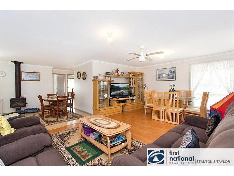 9 Hughes Street, Londonderry NSW 2753