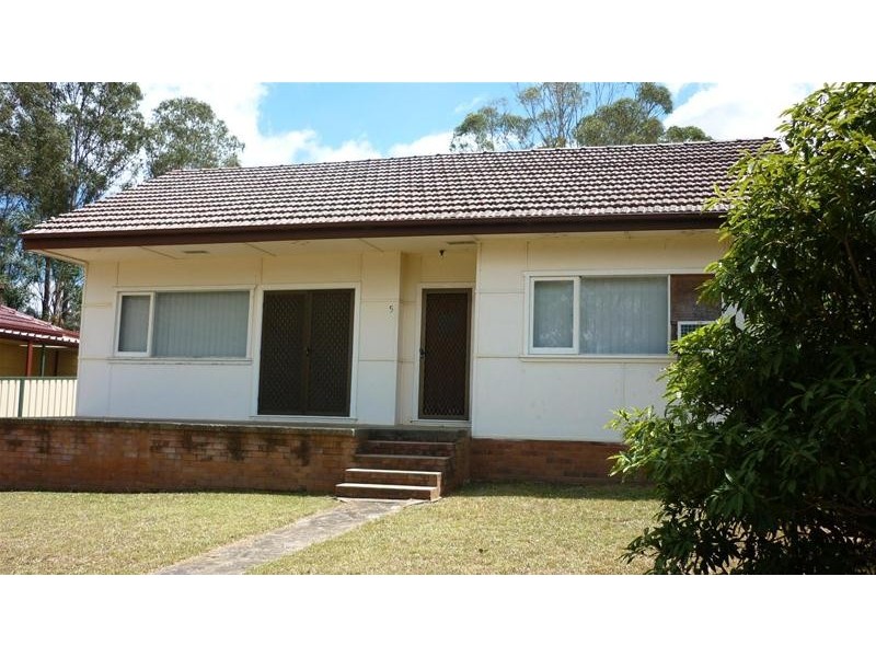 5 CONWAY Avenue, Cambridge Park NSW 2747