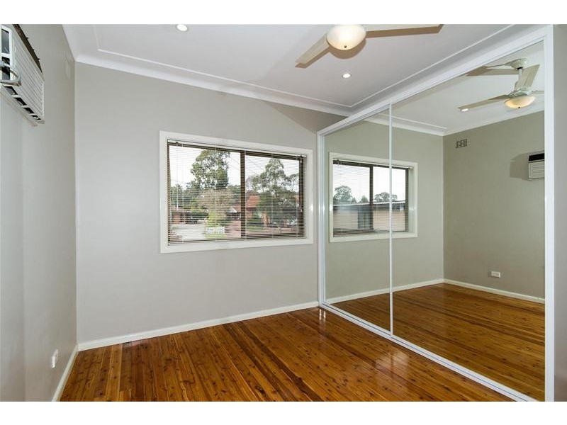 1 Kenarf  Close, Kingswood NSW 2747