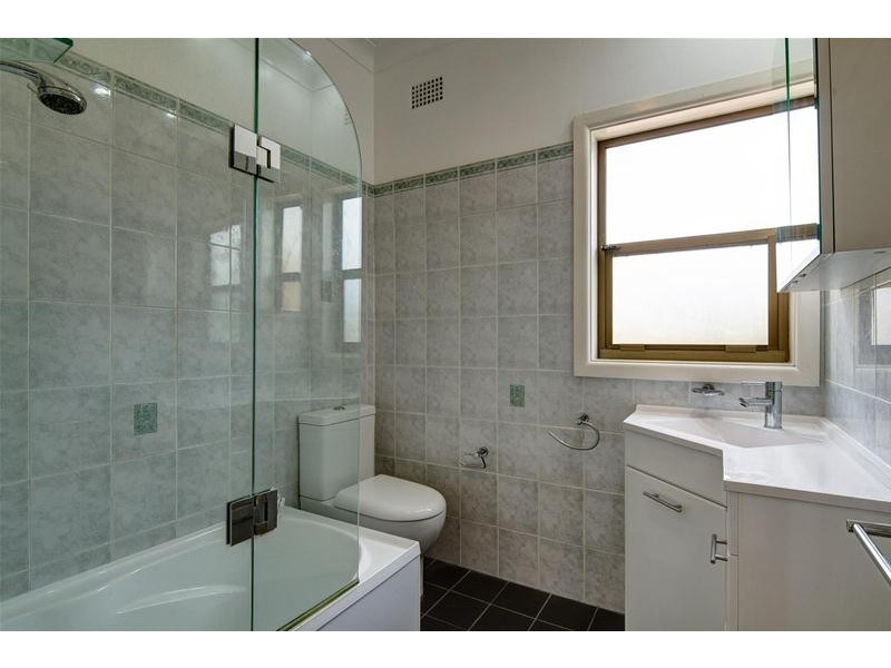 1 Kenarf  Close, Kingswood NSW 2747